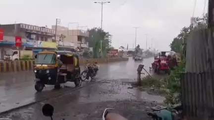 उदगीर: उदगीर शहरासह परिसरात मान्सूनचा पहिला पाऊस दाखल,नागरिकांना उकाड्यापासून दिलासा