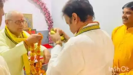 हुज़ूर: उपमुख्यमंत्री वार्ड क्रमांक 36 के पार्षद सूरज केवट के निवास पर आयोजित श्री रामचरितमानस पाठ में हुए शामिल