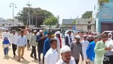 నెల్లూరులో భక్తిశ్రద్ధల మధ్య బక్రీద్ వేడుకలు, ప్రార్థనలు నిర్వహించిన ముస్లిం సోదరులు
