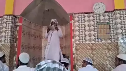 কেশপুর: সকাল আটটার মধ্যে কেশপুর ব্লক জুড়ে ১২০ টি স্থানে ঈদের নামাজ সম্পন্ন শান্তি ও সম্প্রীতির পরিবেশে