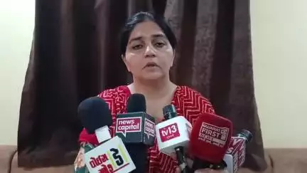 જામનગર શહેર: જામનગરમાં નગર સેવિકાને નજર કેદ કરવામાં આવ્યા...મેગા ડીમોલેશન બાદ વોર્ડ છોડવાની મનાઈ#jansamsaya