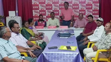 కడప: మాన్యువల్ కౌన్సిలింగ్ కోరుతూ జిల్లా విద్యాశాఖాధికారి కార్యాలయం ఎదుట  ఉపాధ్యాయ సంఘాల ఐక్యవేదిక నాయకులు ఆందోళన