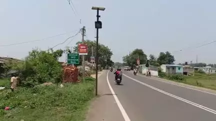 পুরুলিয়া ২: পুরুলিয়া বরাকর রাজ্য সড়কে গুরুত্বপূর্ণ চার সড়ক মোড়ে বিকল সিগন্যাল পোস্ট, সমস্যা#jansamasya