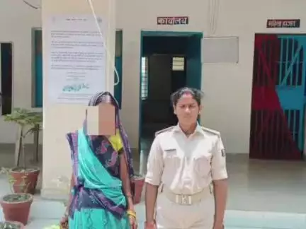 मेसकौर: पुलिस ने 25 लीटर देसी महुआ शराब व एक मोटरसाइकिल के साथ चार लोगों को किया गिरफ्तार