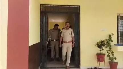 खरगौन: अलमारी का ताला सुधारने के दौरान ₹1.40 लाख के गहने हुए थे चोरी, खरगोन पुलिस ने 2 आरोपियों को किया गिरफ्तार
