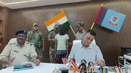 सिमडेगा: पहाड़ टोली में दूसरी पत्नी को जान से मारने की कोशिश करने वाले पति को पुलिस ने किया गिरफ्तार, एसपी ने जानकारी दी