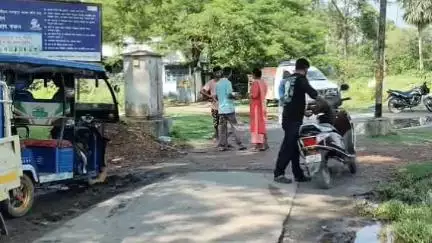 বালুরঘাট: বুধবার থেকে নিখোঁজ থাকা গৃহবধুর পচাগলা দেহ উদ্ধার বাড়ির পরিত্যক্ত ঘরে, চাঞ্চল্য মঙ্গলপুরে শীতলাতলাতে