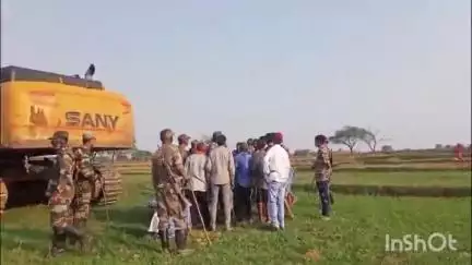 लखनपुर: अमेरा खदान के विस्तार और खनन को लेकर परसोडी कला के ग्रामीणों ने किया विरोध "नौकरी नहीं तो जमीन नहीं"   #jansamasya