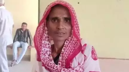 मोहनगढ़: मोगना गांव निवासी एक महिला ने कहा- मोहनगढ़ तहसील में है भ्रष्टाचार का बोलबाला, बिना पैसे दिए नहीं होता कोई काम