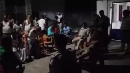 अरियरी: रामपुर गांव में दो पक्षों के बीच रोड़ेबाजी, प्रशासन ने मौके पर पहुंचकर मामला कराया शांत