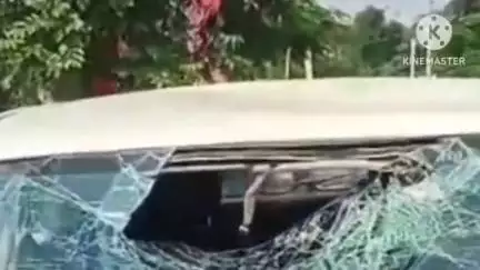 নগাঁও: কলিয়াবৰৰ ৪ নং ভূৰবন্ধাত ভয়ংকৰ পথ দুৰ্ঘটনা, গুৰুতৰভাৱে আহত চাইকেল আৰোহীক চিকিৎসালয়ত ভৰ্তি