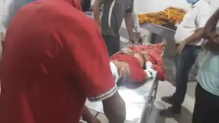 मुरैना नगर: पॉलिटेक्निक कॉलेज के पास लोडिंग वाहन की टक्कर से मां-बेटा सहित 3 लोग हुए घायल, ज़िला अस्पताल में कराया गया भर्ती