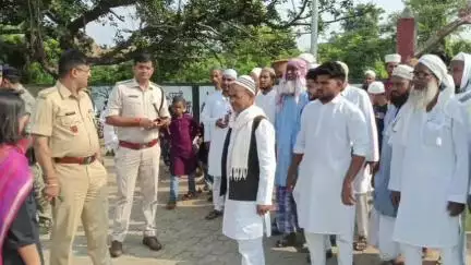 महागामा: बकरीद पर्व को लेकर गोड्डा उपायुक्त अंजली यादव और पुलिस अधीक्षक मुकेश कुमार महागामा पहुंचे