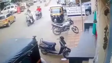 नागपूर शहर: पाचपावली हद्दीत दुचाकी चोरी करणारे सीसीटीव्ही कॅमेरामध्ये कैद, सीसीटीव्ही फुटेज सोशल मीडियावर व्हायरल
