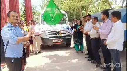 ନୟାଗଡ ସଦର: ନିଃଶୁଳ୍କ ଆଇନ ସେବା ପାଇଁ ଭ୍ରାମ୍ୟମାଣ ରଥକୋଟ ପରିସର ରୁ ଶୁଭାରମ୍ଭ ସହ ପରିକ୍ରମା