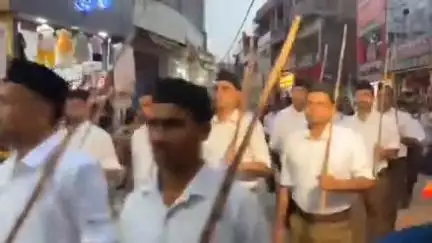 डुमरा: सीतामढ़ी शहर में आरएसएस का पथ संचलन, जगह-जगह पुलिस बल तैनात किया गया