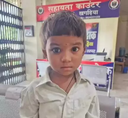 गोगरी: गोगरी पुलिस के सहयोग से भटकी हुई बच्ची मिली अपने परिजनों से