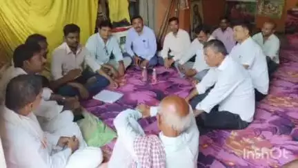 थावे: थावे मंदिर परिसर में पासवान समाज के लोगों ने की बैठक, कुल देवता की पूजा अर्चना पर बनी सहमति