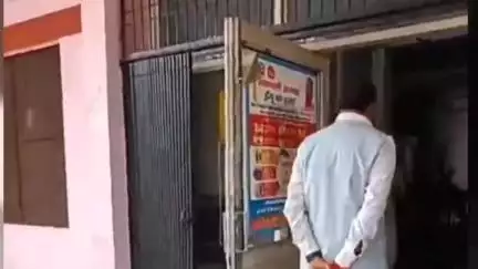 नवाबगंज: बाराबंकी जिला अस्पताल का डिप्टी सीएम ब्रजेश पाठक ने किया औचक निरीक्षण, गंदगी पर जताई नाराजगी