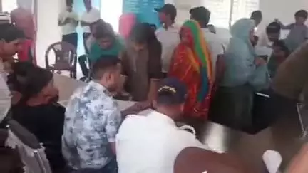 अनूपपुर: ग्राम गोरसी में ड्राइविंग लाइसेंस कैंप आयोजित, 38 लोगों को लाइसेंस जारी, 24 महिलाओं को मिला मुफ्त लाभ