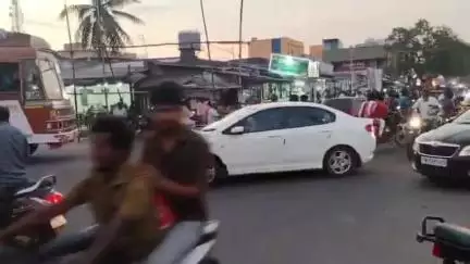 வேடசந்தூர்: ஆத்துமேடு நால்ரோட்டில் கடும் போக்குவரத்து நெரிசல், நடவடிக்கை எடுக்க கோரிக்கை #localissue