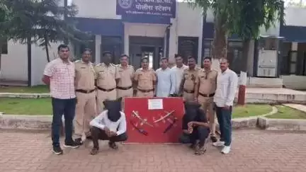 नगर: धारदार शस्त्र घेऊन फिरणारे दोघे जेरबंद : एमआयडीसी पोलिसाची वडगाव गुप्ता येथे कारवाई