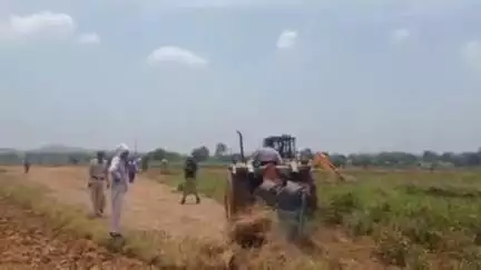 बैतूल: सरकारी आदेश की अवहेलना: कुम्हारटेक गांव में दबंगों द्वारा ज़मीन पर कब्ज़ा, गुंडागर्दी का वीडियो वायरल
