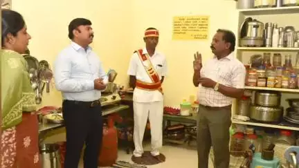 தருமபுரி: சங்கரன்கொட்டாய் நகர்ப்புற வீடற்றவர்கள் தங்குமிடம் குறித்து மாவட்ட ஆட்சித் தலைவர் சதீஷ் ஆய்வு
