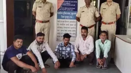 नवलगढ़: मुकुंदगढ़ पुलिस ने रास्ता विवाद के मामले में दो पक्षों के 5 लोगों को शांतिभंग के आरोप में किया गिरफ्तार