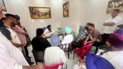 ਹੁਸ਼ਿਆਰਪੁਰ: ਪਿੰਡ ਖੇੜਾ ਕੋਟਲੀ ਵਿੱਚ ਵਿਧਾਇਕ ਘੁੰਮਣ ਨੇ ਸੁਣੀਆਂ ਲੋਕਾਂ ਦੀਆਂ ਮੁਸ਼ਕਿਲਾਂ