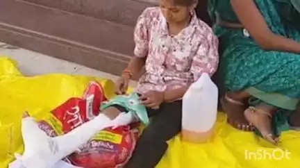 उज्जैन शहर: बालिका का पैर खराब करने वाले डॉक्टर पर कार्रवाई की मांग को लेकर परिजन ने कलेक्ट्रेट कार्यालय में दिया ज्ञापन