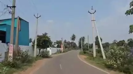 కాకినాడ జిల్లాలో నిర్మానుషంగా ప్రధాన రహదారులు శనివారం 42 డిగ్రీల ఉష్ణోగ్రతలు