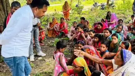 বাঘমুণ্ডী: কিতাডী ও রাঙামাটি গ্ৰামে স্থানীয় মানুষদের সমস্যার কথা শুনলেন বাঘমুন্ডির তৃণমূল বিধায়ক সুশান্ত মাহাতো