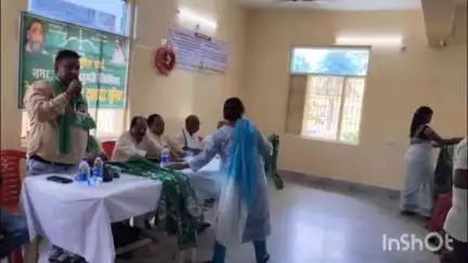 कोडरमा: झामुमो की बैठक में अतिक्रमण से हटाए गए दुकानदारों को रोजगार देने की उपायुक्त से मांग
