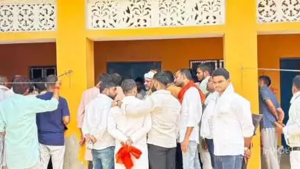 चायल: लोहंदा में हुई घटना के मामले में ब्लॉक प्रमुख प्रतिनिधि ने पीड़ित परिवार से की मुलाकात, दिया आश्वासन