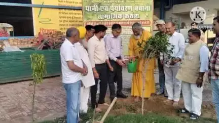 भिवानी: भिवानी के DC महावीर कौशिक ने हनुमान जोड़ी धाम में पौधारोपण किया, पर्यावरण संरक्षण का दिया संदेश