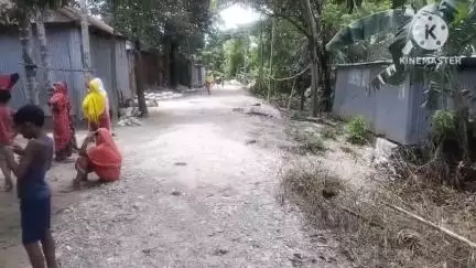 মাথাভাঙা ১: মাথাভাঙা উত্তর পচাগর এলাকায় রাস্তার অবস্থা বেহাল #jansamasya