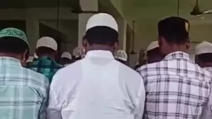 कोईलवर: कोईलवर प्रखंड के विभिन्न क्षेत्रों में ईद-उल-अजहा के मौके पर मस्जिदों में नमाज अदा की गई