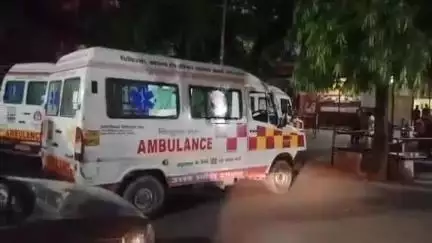 सीतापुर: जाट पुरवा ग्राम पंचायत के पास पैदल जा रहे व्यक्ति को तेज रफ्तार मोटरसाइकिल ने जोरदार टक्कर मारी, हुआ घायल