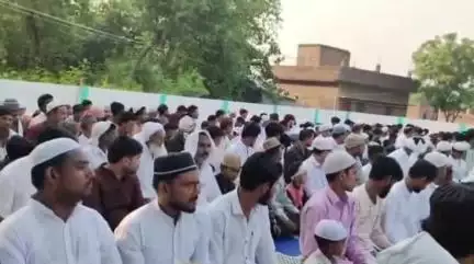 सगड़ी: सगड़ी तहसील क्षेत्र में आपसी भाईचारे और उल्लास के साथ मनाया गया बकरीद का त्यौहार, मुल्क में अमन-चैन की मांगी गई दुआएं