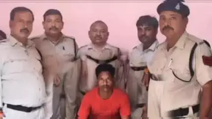 अंबिकापुर: गांधीनगर थाना क्षेत्र में नमना कला निवासी तेज प्रताप यादव के कब्जे से 30 लीटर महुआ शराब बरामद