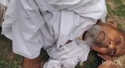 चतरा: चतरा-इटखोरी मुख्य सड़क पर पांडेय महुआ के पास बाइक दुर्घटना में एक वृद्ध घायल