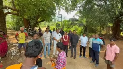 ନୟାଗଡ: ଯୋଗିଆପଲ୍ଲୀ ପଞ୍ଚାୟତ ଅଧିନ ବଡ଼ ବୁଢ଼ୀଝରି ଗ୍ରାମରେ ଥିବା କୋଠଘର ଉନ୍ନତିକରଣ ନିମନ୍ତେ ଭିତ୍ତିପ୍ରସ୍ତର ସ୍ଥାପନ କାର୍ଯ୍ୟକ୍ରମ ଅନୁଷ୍ଠିତ