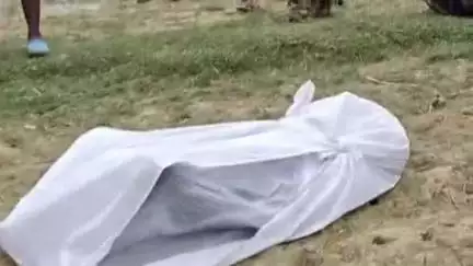 करछना: बोंगी गांव में घर से कव्वाली देखने निकले अधेड़ की अज्ञात कारणों से हुई मौत, हत्या की आशंका पर पुलिस जांच में जुटी