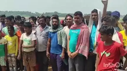 শালতোড়া: ঈশ্বরডার কেশরকুড়িতে দামোদর নদীর উপর পাকা সেতুর দাবি নিয়ে অবস্থান বিক্ষোভ ও শালতোড়ায় মিছিল #jansamasya