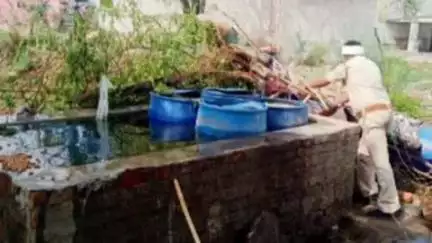 झांसी: आबकारी विभाग की टीम ने फिल्टर चौराहा और पंचवटी रेलवे क्रॉसिंग पर शराब के अड्डों पर छापा, 2 लोगों पर मुकदमा दर्ज