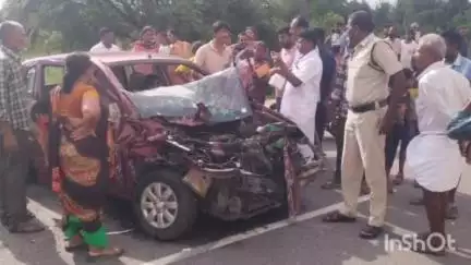 పూతలపట్టు: పూతలపట్టు మండలంలోని రంగంపేట క్రాస్ వద్ద కారుని లారీ ఢీకొని నలుగురికి గాయాలు