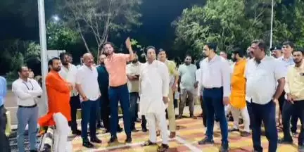 उत्तर सोलापूर: विमानसेवा शुभारंभ कार्यक्रम स्थळाची आ. सचिन कल्याणशेट्टी, आ. देवेंद्र कोठे यांच्यासह जिल्हाधिकाऱ्यांनी केली पाहणी...
