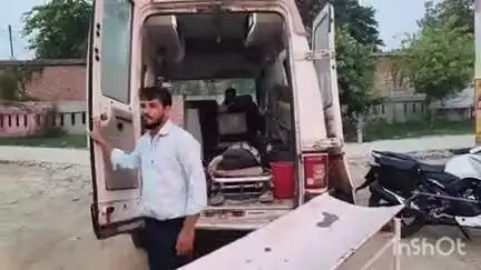 धनघटा: नाथनगर पेट्रोल पंप के समीप अज्ञात वाहन ने मोटरसाइकिल चालक को मारी ठोकर, वह घायल हुआ