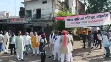 नौगांव: बक़रीद पर्व पर नौगांव ईदगाह में सामूहिक रूप से अदा की गई नमाज़